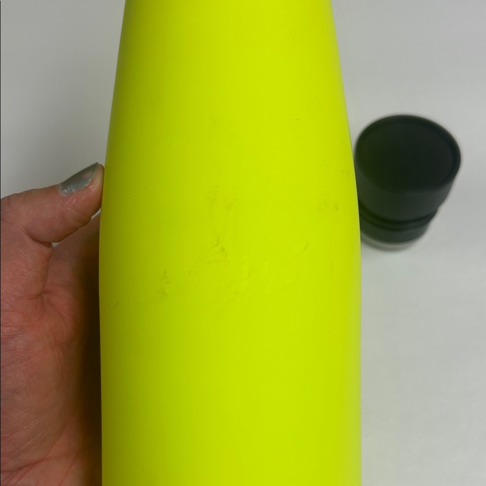Lululemon Neon Yellow Bottle - Picture 7 of 7